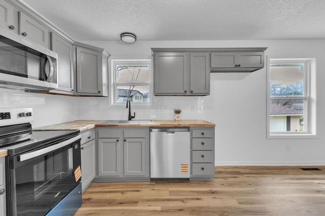 4606 Zebra Lane, St Joseph, MO 64506