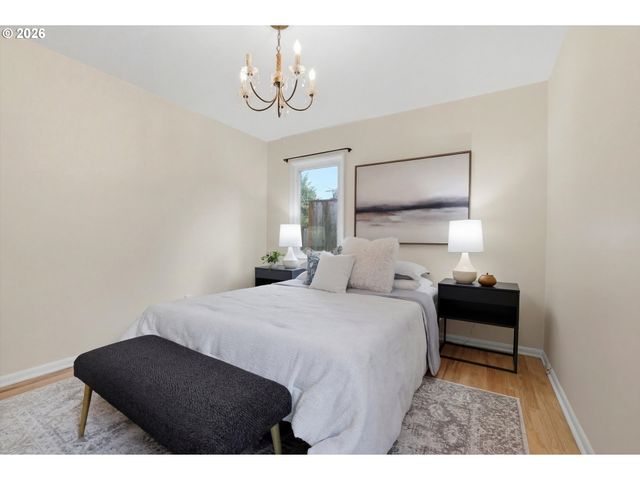 5726 Sw FLORIDA St, Portland, OR 97219