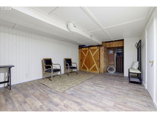 5726 Sw FLORIDA St, Portland, OR 97219