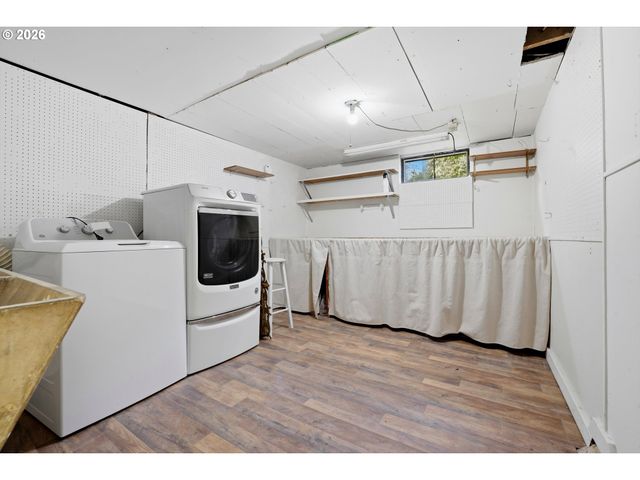 5726 Sw FLORIDA St, Portland, OR 97219