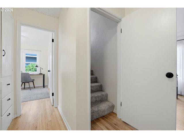 5726 Sw FLORIDA St, Portland, OR 97219