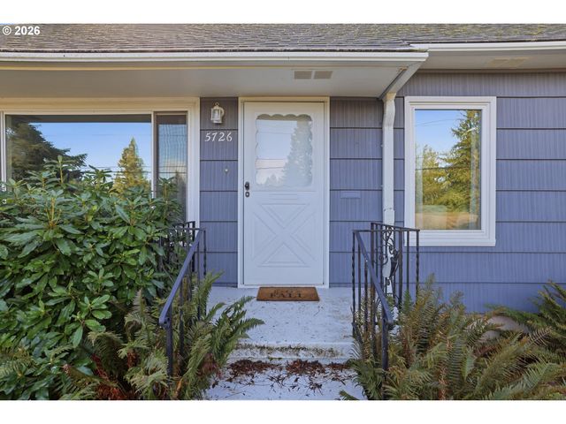 5726 Sw FLORIDA St, Portland, OR 97219