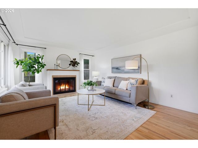 5726 Sw FLORIDA St, Portland, OR 97219