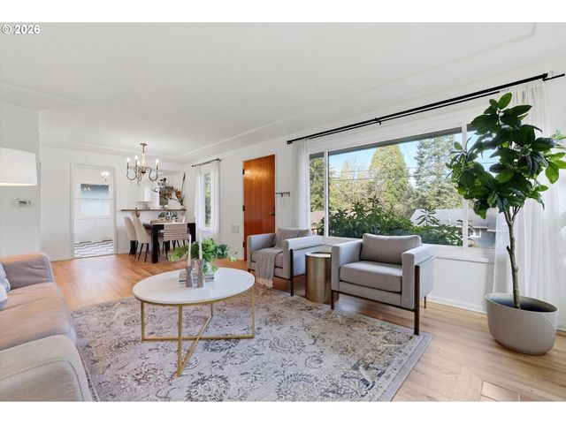 5726 Sw FLORIDA St, Portland, OR 97219