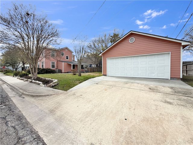 402 Southern St, Corpus Christi, TX 78404