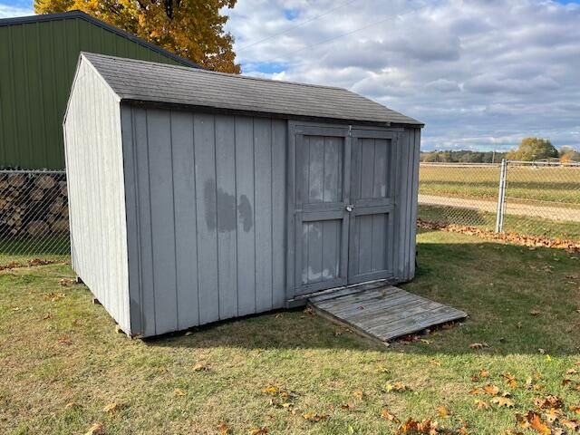 232 Lyn Brook Drive, Girard Twp, MI 49036