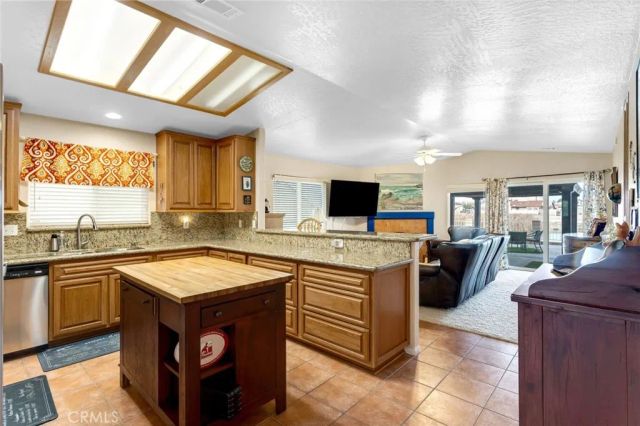 14464 Jamaica Lane, Helendale, CA 92342