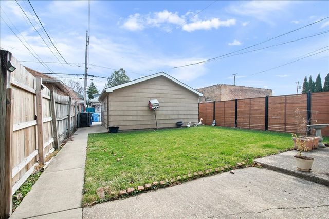 4147 N Marmora Avenue, Chicago, IL 60634