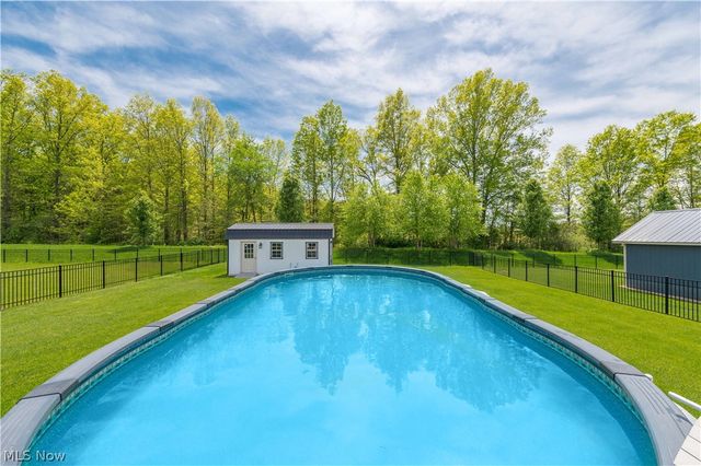 35779 Crystal Creek Court, Grafton, OH 44044