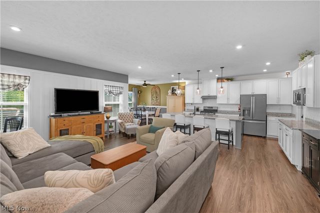 35779 Crystal Creek Court, Grafton, OH 44044