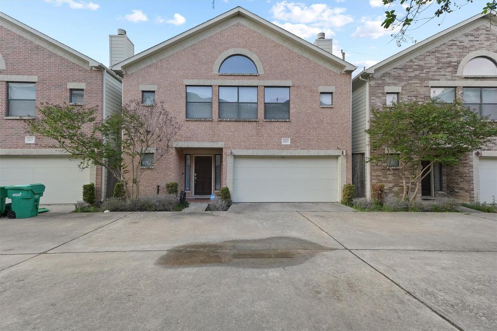 3405 Rolgom Place Court, Houston, TX 77021