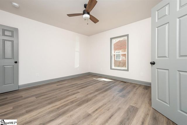 1208 W Main Street, Laurens, SC 29360