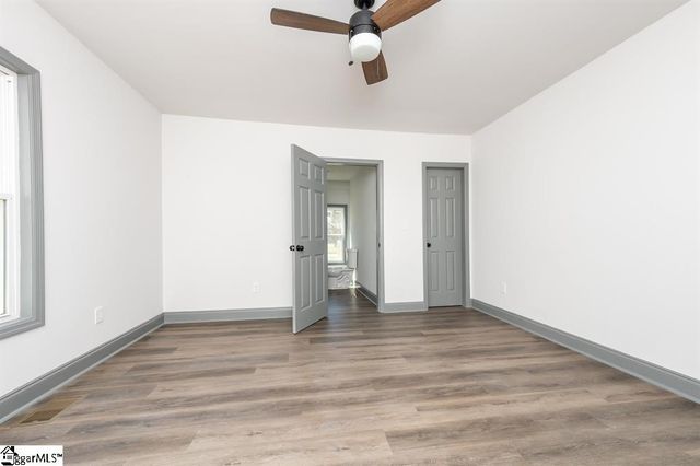 1208 W Main Street, Laurens, SC 29360