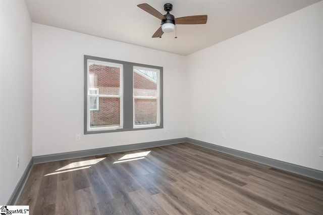 1208 W Main Street, Laurens, SC 29360
