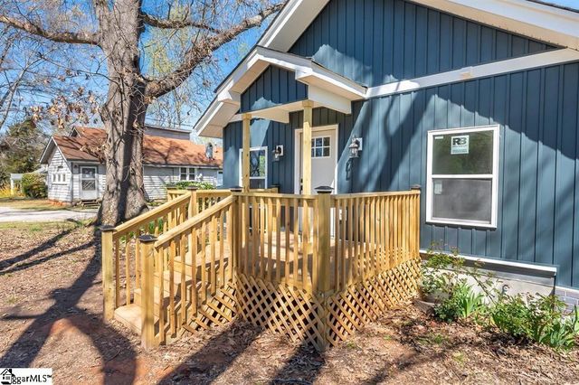 1208 W Main Street, Laurens, SC 29360