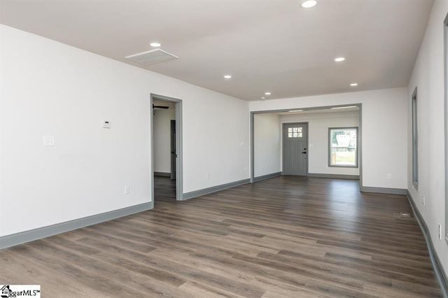 1208 W Main Street, Laurens, SC 29360