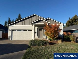 1105 Hardcastle Av, Woodburn, OR 97071