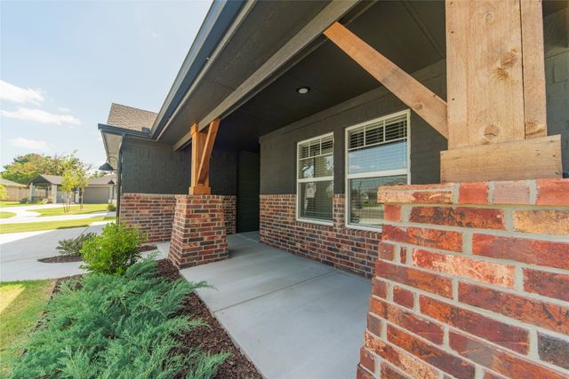 319 Rock Hollow Road, Harrah, OK 73045