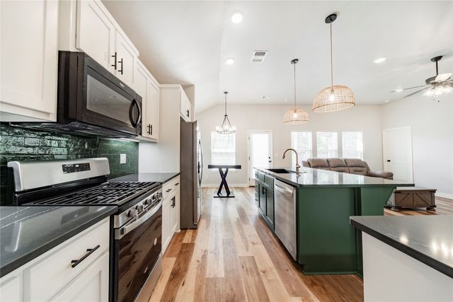 319 Rock Hollow Road, Harrah, OK 73045