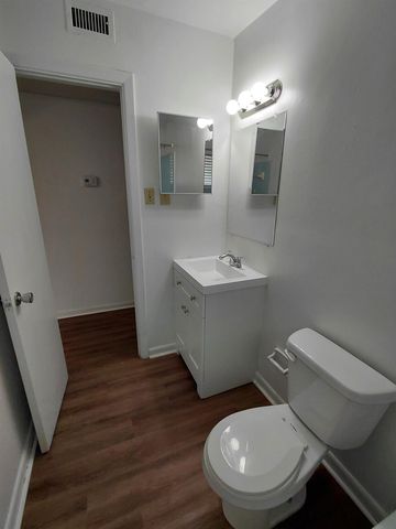 2412 Almond Drive, Tallahassee, FL 32303