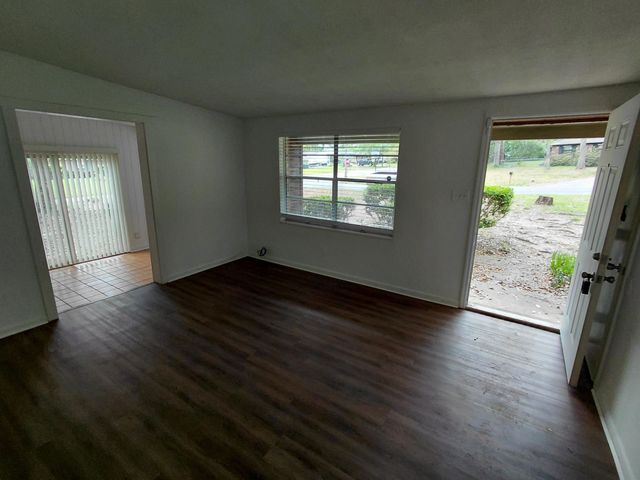 2412 Almond Drive, Tallahassee, FL 32303