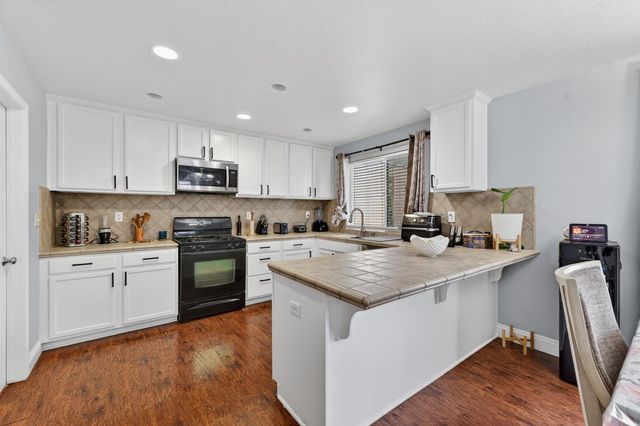 145 Montana Ct, Yuba City, CA 95991