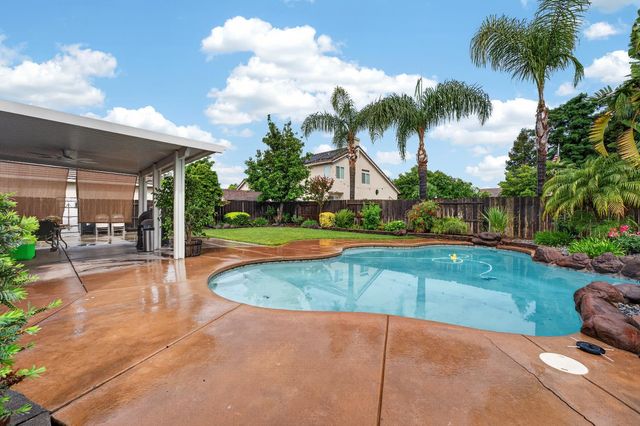 145 Montana Ct, Yuba City, CA 95991