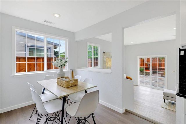 824 Acacia Avenue, Sunnyvale, CA 94086
