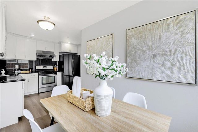 824 Acacia Avenue, Sunnyvale, CA 94086
