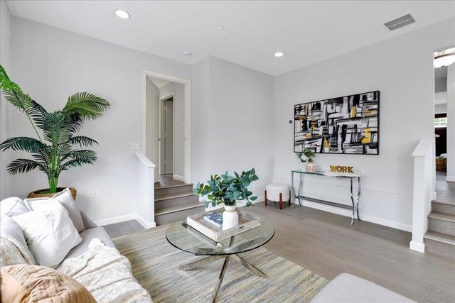 824 Acacia Avenue, Sunnyvale, CA 94086