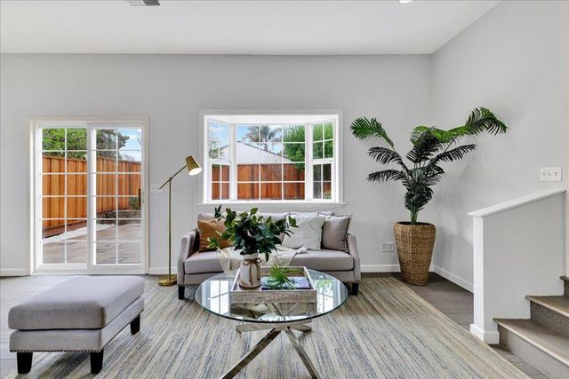 824 Acacia Avenue, Sunnyvale, CA 94086
