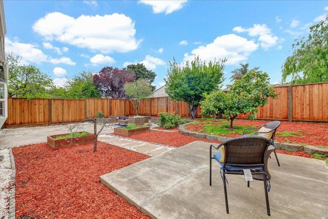 824 Acacia Avenue, Sunnyvale, CA 94086