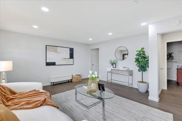 824 Acacia Avenue, Sunnyvale, CA 94086