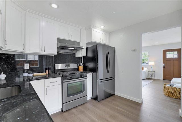 824 Acacia Avenue, Sunnyvale, CA 94086
