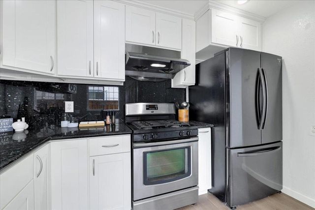 824 Acacia Avenue, Sunnyvale, CA 94086
