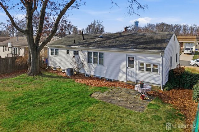 11 Dartmouth Road, Parlin, NJ 08859