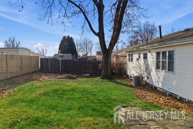 11 Dartmouth Road, Parlin, NJ 08859