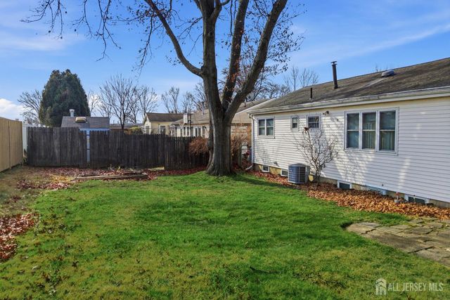 11 Dartmouth Road, Parlin, NJ 08859