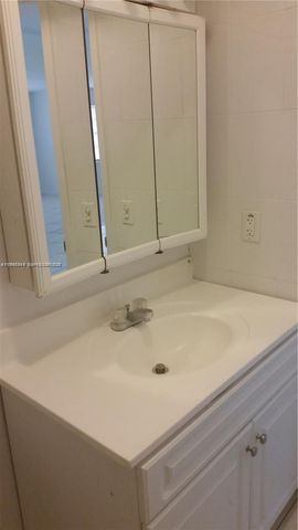 11840 NE 19th Drive 27, North Miami, FL 33181
