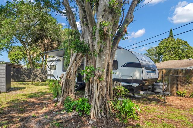 3631 NW 4th Street 2, Lauderhill, FL 33311