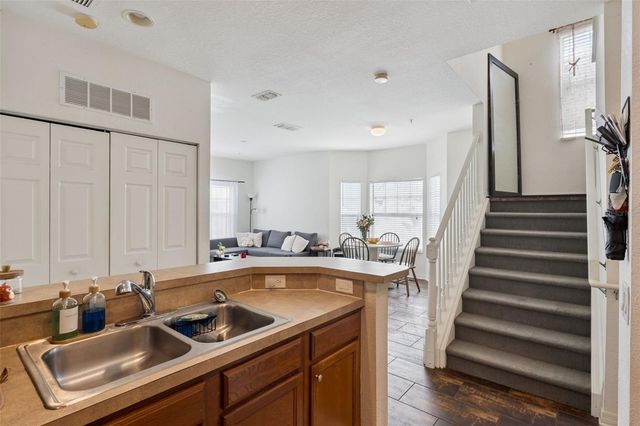 2604 GRAND CENTRAL PARKWAY 12, Orlando, FL 32839