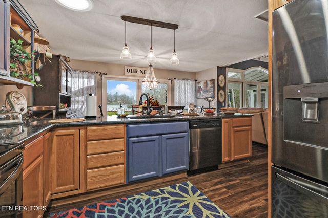 9521 Cherokee Trail, Crossville, TN 38572