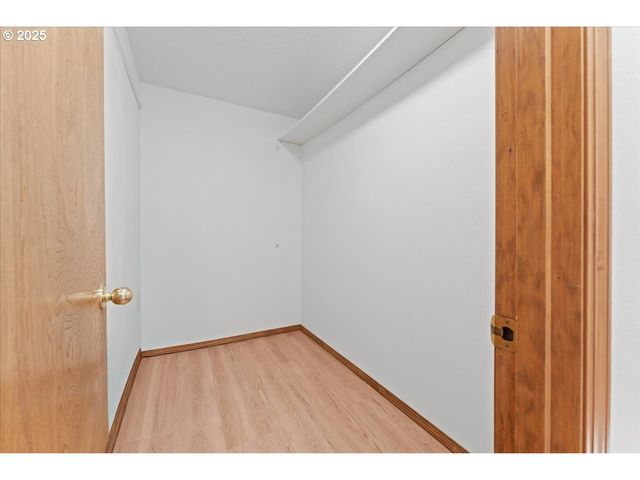1510 Se ELLIOTT Ave, Gresham, OR 97080
