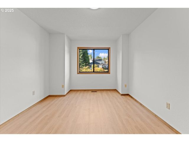 1510 Se ELLIOTT Ave, Gresham, OR 97080