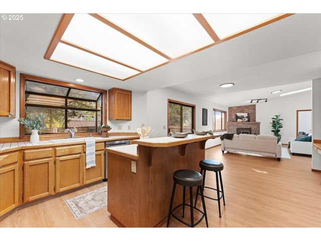 1510 Se ELLIOTT Ave, Gresham, OR 97080
