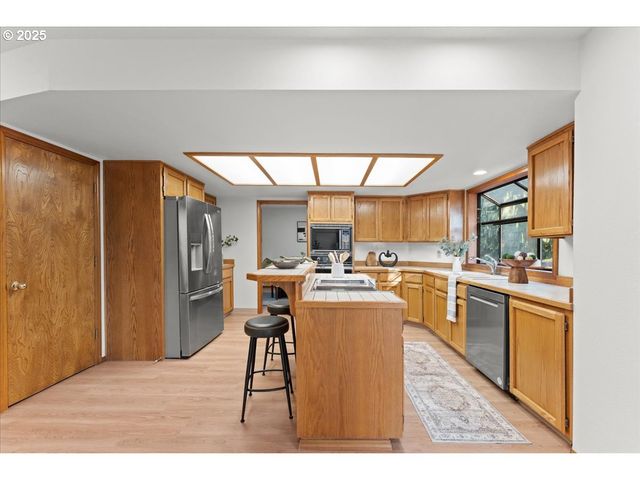 1510 Se ELLIOTT Ave, Gresham, OR 97080