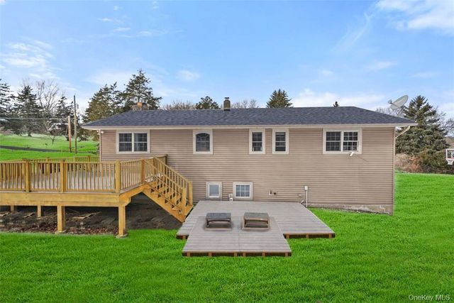 7 Lakeview Drive, Chester, NY 10918