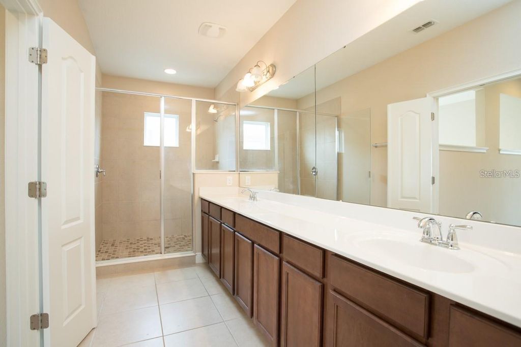 Image 15 of property listing at 8543 PINTER STREET, Orlando, FL 32827