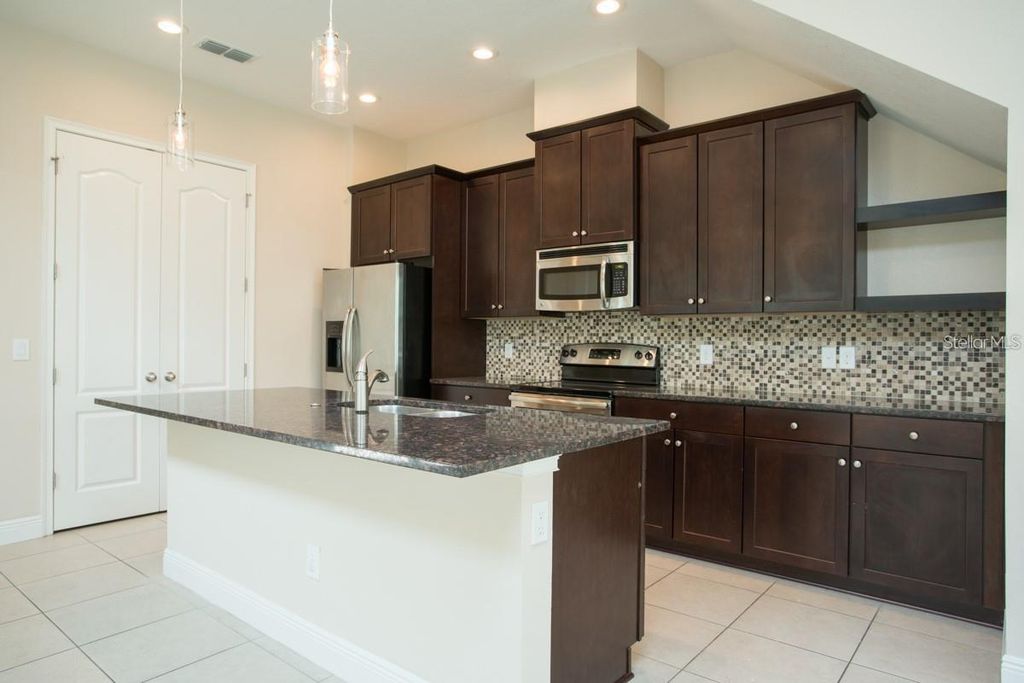 Image 8 of property listing at 8543 PINTER STREET, Orlando, FL 32827