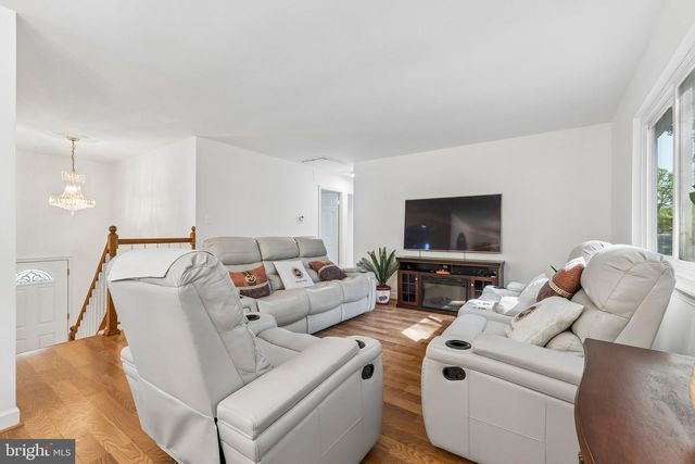 12617 VALLEYWOOD DR, Woodbridge, VA 22192